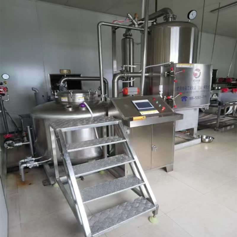 甘肅客戶制作花椒調味料的試機現場